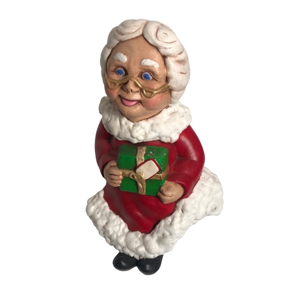 Handmade vintage ceramic sitting Mr. And Mrs. Claus - Picture 3 of 5